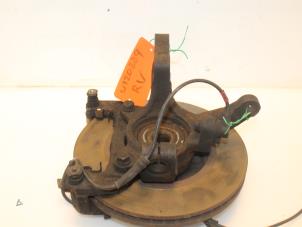 Gebruikte Asschenkel rechts-voor Hyundai Trajet 2.0 16V Prijs € 65,00 Margeregeling aangeboden door Van Gils Automotive