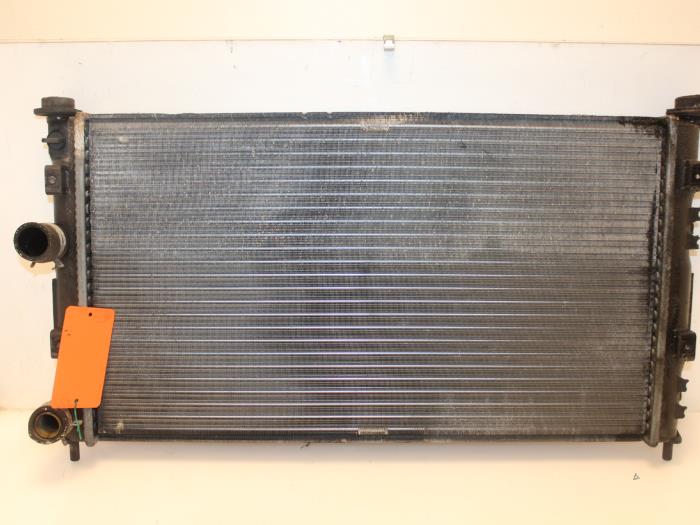 Gebruikte Radiateur Chrysler Sebring (JR) 2.7 V6 24V Prijs € 65,00 Margeregeling aangeboden door Van Gils Automotive