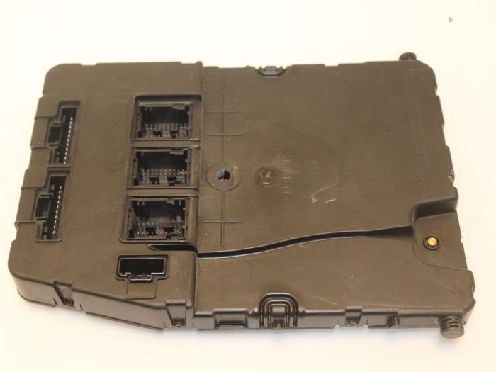 Computer Body Control van een Renault Scénic II (JM) 1.6 16V 2005