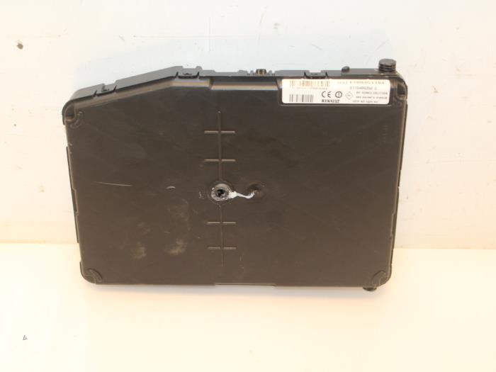 Computer Body Control van een Renault Scénic II (JM) 1.6 16V 2005