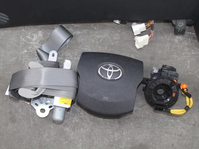 Toyota prius airbag