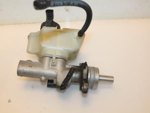 Gebruikte Hoofdremcilinder Seat Leon (1P1) 1.6 Prijs € 30,00 Margeregeling aangeboden door Van Gils Automotive