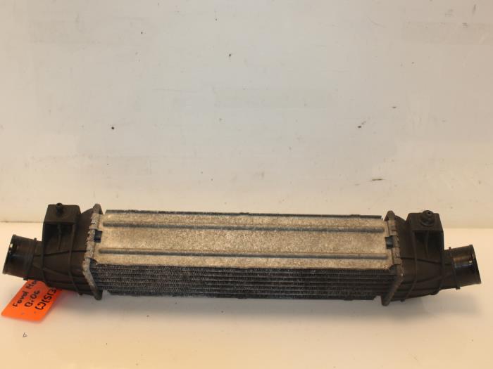 Gebruikte Intercooler Ford Mondeo III Wagon 2.0 TDCi 115 16V Prijs € 60,00 Margeregeling aangeboden door Van Gils Automotive