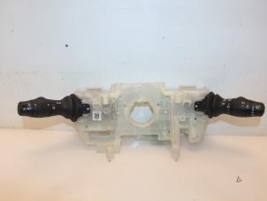 Gebruikte Licht + Raw Schakelaar Renault Megane III Berline (BZ) 1.6 16V Prijs € 55,00 Margeregeling aangeboden door Van Gils Automotive