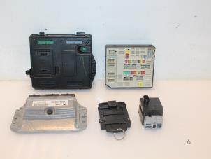 Gebruikte Computer Motormanagement Renault Megane III Berline (BZ) 1.6 16V Prijs € 299,00 Margeregeling aangeboden door Van Gils Automotive