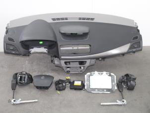 Gebruikte Airbag Set + Module Renault Megane III Berline (BZ) 1.6 16V Prijs € 390,00 Margeregeling aangeboden door Van Gils Automotive