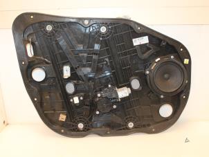 Gebruikte Ruitmechaniek 4Deurs links-voor Kia Niro I (DE) 1.6 GDI Hybrid Prijs € 136,00 Margeregeling aangeboden door Van Gils Automotive