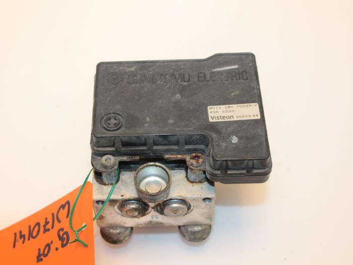 ABS Pomp van een Mazda 6 Sportbreak (GY19/89)  2007