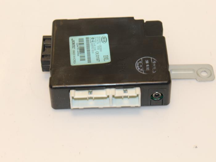 Alarm module van een Kia Sorento I (JC) 2.5 CRDi 16V 2003