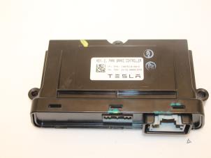 Gebruikte Handrem Module Tesla Model S 85 Performance Prijs € 166,98 Inclusief btw aangeboden door Van Gils Automotive