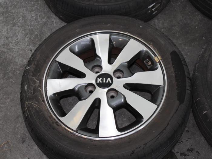 Set of wheels for Kia Picanto 529101Y390 - vangilsautodemontage.nl