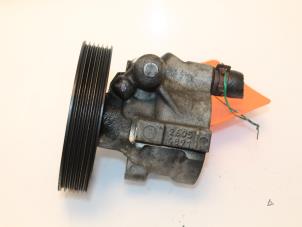 Gebruikte Servopomp Renault Laguna II (BG) 2.0 16V IDE Prijs € 60,00 Margeregeling aangeboden door Van Gils Automotive