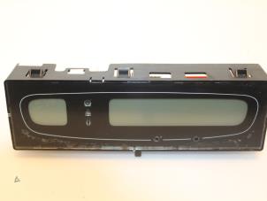 Gebruikte Display Interieur Renault Laguna II Grandtour (KG) 1.8 16V Prijs € 35,00 Margeregeling aangeboden door Van Gils Automotive