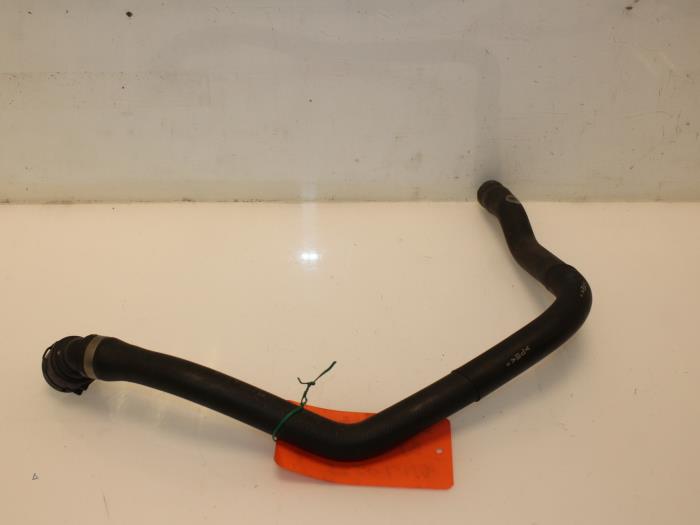 Gebruikte Waterslang aansluiting BMW X1 (E84) sDrive 18i 2.0 16V Prijs € 30,00 Margeregeling aangeboden door Van Gils Automotive
