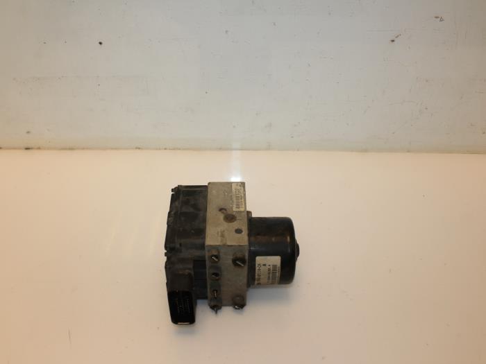 Gebruikte ABS Pomp Ford Focus 1 Wagon 1.6 16V Prijs € 25,00 Margeregeling aangeboden door Van Gils Automotive