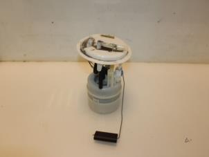 Gebruikte Benzinepomp Citroen C3 (SC) 1.0 Vti 68 12V Prijs € 77,00 Margeregeling aangeboden door Van Gils Automotive