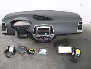 Gebruikte Airbag Set + Module Hyundai i20 1.2i 16V Prijs € 600,00 Margeregeling aangeboden door Van Gils Automotive