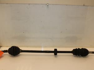 Gebruikte Aandrijfas rechts-voor Opel Astra G (F08/48) 1.6 Prijs € 74,99 Margeregeling aangeboden door Van Gils Automotive