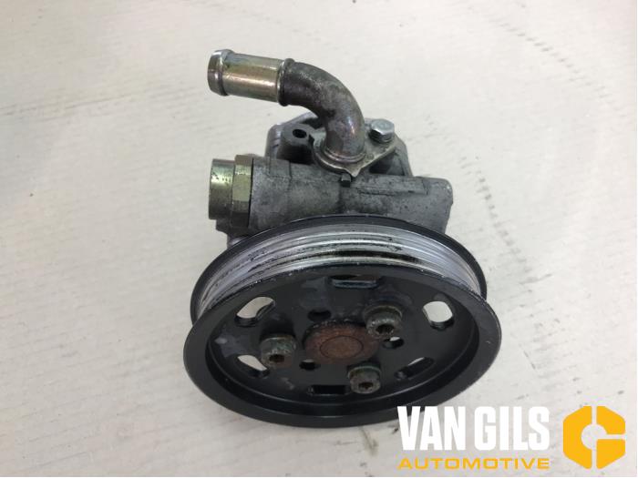 Gebruikte Pomp Servo Volkswagen Passat (3B3) 1.9 TDI 130 Prijs € 60,00 Margeregeling aangeboden door Van Gils Automotive