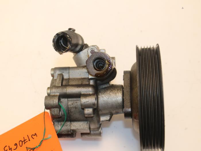 Gebruikte Servopomp Alfa Romeo 147 (937) 1.6 HP Twin Spark 16V Prijs € 60,00 Margeregeling aangeboden door Van Gils Automotive