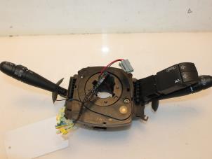 Gebruikte Combischakelaar Stuurkolom Renault Laguna II Grandtour (KG) 1.9 dCi 120 Prijs € 50,00 Margeregeling aangeboden door Van Gils Automotive