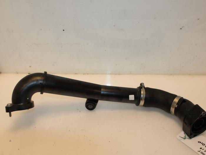 Gebruikte Intercooler Buis Volkswagen Caddy IV 2.0 TDI 102 Prijs € 38,72 Inclusief btw aangeboden door Van Gils Automotive