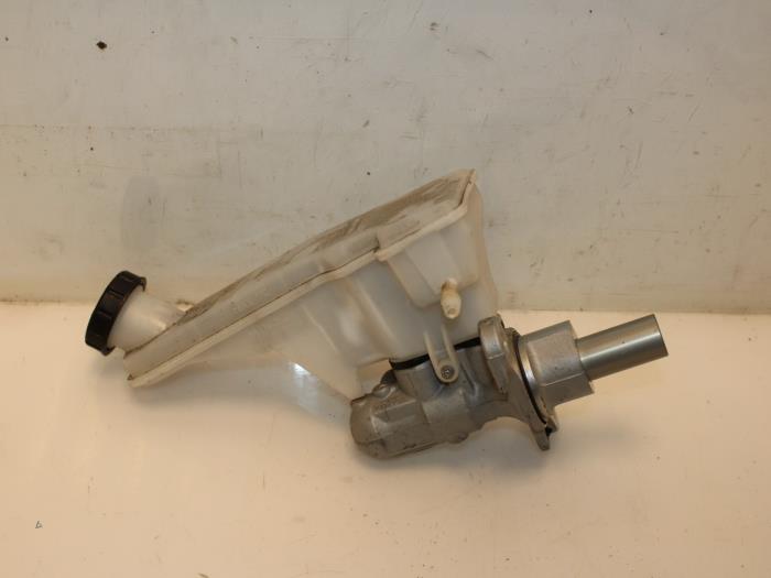 Gebruikte Hoofdremcilinder Mercedes A (W176) 1.5 A-180 CDI, A-180d 16V Prijs € 45,98 Inclusief btw aangeboden door Van Gils Automotive