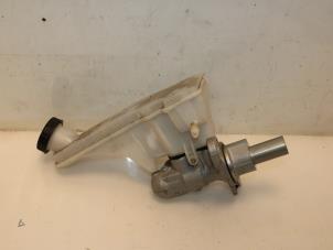 Gebruikte Hoofdremcilinder Mercedes A (W176) 1.5 A-180 CDI, A-180d 16V Prijs € 45,98 Inclusief btw aangeboden door Van Gils Automotive