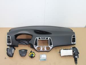 Gebruikte Module + Airbag Set Hyundai i20 1.2i 16V Prijs € 399,00 Margeregeling aangeboden door Van Gils Automotive