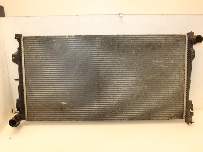 Gebruikte Radiateur Dodge RAM Prijs € 65,00 Margeregeling aangeboden door Van Gils Automotive