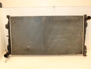 Gebruikte Radiateur Dodge RAM Prijs € 65,00 Margeregeling aangeboden door Van Gils Automotive