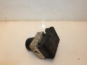 Gebruikte ABS Pomp Dodge RAM Prijs € 75,00 Margeregeling aangeboden door Van Gils Automotive