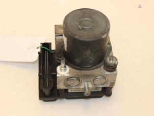 Gebruikte ABS Pomp Alfa Romeo 147 (937) 1.9 JTDM Prijs € 75,00 Margeregeling aangeboden door Van Gils Automotive