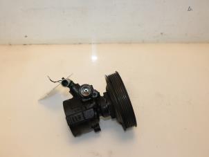 Gebruikte Pomp Servo Alfa Romeo 147 (937) 1.9 JTDM Prijs € 60,00 Margeregeling aangeboden door Van Gils Automotive