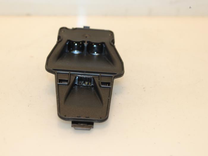 Gebruikte Sensor Remassistent Volkswagen Up! (121) 1.0 12V 60 Prijs € 54,45 Inclusief btw aangeboden door Van Gils Automotive