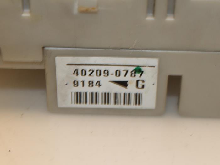 Zekeringkast van een Mitsubishi Grandis (NA) 2.4 16V MIVEC 2004