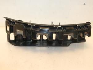 Gebruikte Bumpersteun links-achter Mercedes E (W212) E-300 V6 24V BlueEFFICIENCY 4-Matic Prijs € 30,00 Margeregeling aangeboden door Van Gils Automotive