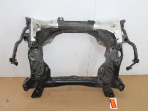 Gebruikte Subframe Mercedes E (W212) E-300 V6 24V BlueEFFICIENCY 4-Matic Prijs € 249,00 Margeregeling aangeboden door Van Gils Automotive