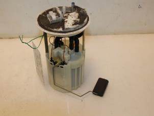 Gebruikte Benzinepomp Fiat Grande Punto (199) 1.4 16V Prijs € 59,99 Margeregeling aangeboden door Van Gils Automotive