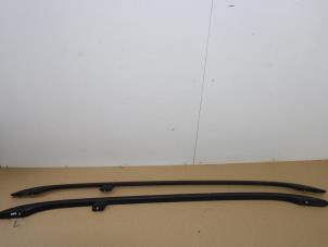 Gebruikte Roofrail set Skoda Superb Combi (3TAC/TAF) 1.6 TDI Prijs € 149,00 Margeregeling aangeboden door Van Gils Automotive