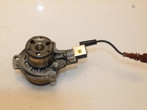 Gebruikte Waterpomp Volkswagen Golf VII Variant (AUVV) 1.6 TDI BlueMotion 16V Prijs € 60,50 Inclusief btw aangeboden door Van Gils Automotive