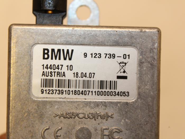 Antenne Versterker van een BMW 3 serie (E93) 335i 24V 2007