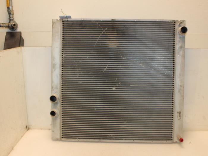 Gebruikte Radiateur Landrover Range Rover III (LM) 4.2 V8 32V Supercharged Prijs € 109,00 Margeregeling aangeboden door Van Gils Automotive