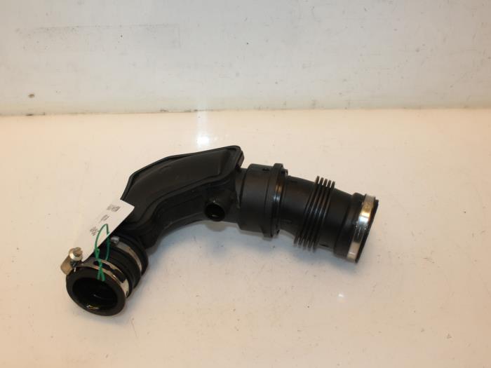 Gebruikte Intercooler Buis Ford Fiesta 6 (JA8) 1.0 EcoBoost 12V 100 Prijs € 37,00 Margeregeling aangeboden door Van Gils Automotive