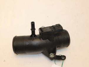 Gebruikte Intercooler Buis Ford Fiesta 6 (JA8) 1.0 EcoBoost 12V 100 Prijs € 37,00 Margeregeling aangeboden door Van Gils Automotive