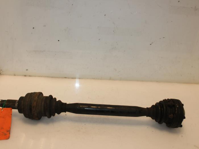 Gebruikte Aandrijfas links-achter BMW 5 serie (E39) 525 tds Prijs € 49,00 Margeregeling aangeboden door Van Gils Automotive