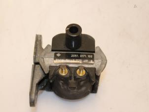 Gebruikte Bobine BMW 7 serie (E32) 750i,iL 5.0 V12 Prijs € 30,00 Margeregeling aangeboden door Van Gils Automotive