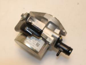 Gebruikte Vacuumpomp (Diesel) Nissan Qashqai (J11) 1.5 dCi DPF Prijs € 54,00 Margeregeling aangeboden door Van Gils Automotive