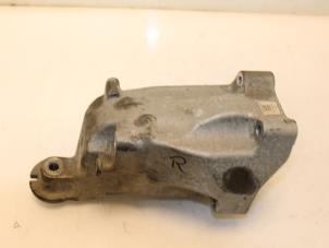 Gebruikte Motorsteun Mercedes Vito (639.7) 2.2 113 CDI 16V Euro 5 Prijs € 30,00 Margeregeling aangeboden door Van Gils Automotive