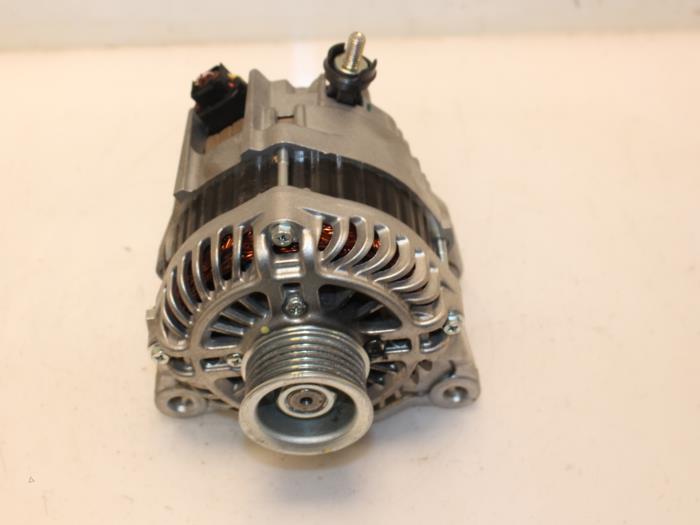 Gebruikte Alternator Mazda CX-5 I (KE,GH) 2.0 SkyActiv-G 16V 2WD Prijs € 149,00 Margeregeling aangeboden door Van Gils Automotive